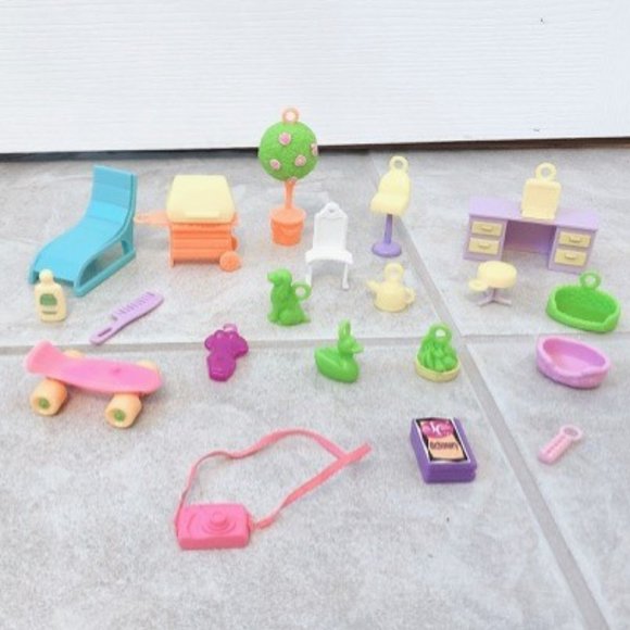 Vintage LIKE NEW Doll Accessories Furnitures - Picture 5 of 9